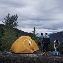 Woods Pinnacle 4-Season, 4-Person Lightweight Camping Dome Tent W/ Vestibule, Rain Fly & Carry Bag -Woods Shop woods expedition pinnacle tent 4 person 99d6fcc7 5f33 4f51 ac18 d9f0bf7d563b