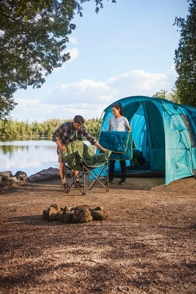 Woods Refuge 3-Season, 6-Person, 2-Room Easy Set-Up Camping Tent W/ Divider, Vestibule & Carry Bag 11 Woods Refuge 3-Season, 6-Person, 2-Room Easy Set-Up Camping Tent W/ Divider, Vestibule & Carry Bag - Image 9